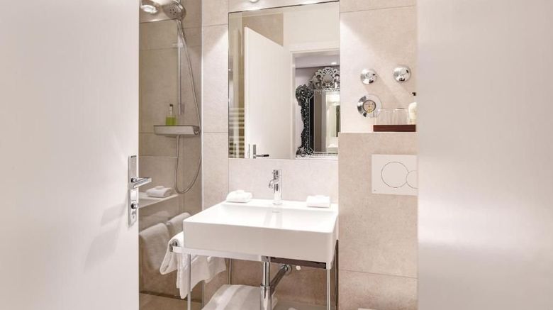 <b>Admiral Hotel Room</b>. Images powered by <a href="https://www.leonardoworldwide.com/" title="Leonardo Worldwide" target="_blank">Leonardo</a>.