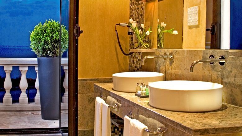 <b>Grande Real Villa Italia Hotel & Spa Room</b>. Images powered by <a href="https://www.leonardoworldwide.com/" title="Leonardo Worldwide" target="_blank">Leonardo</a>.