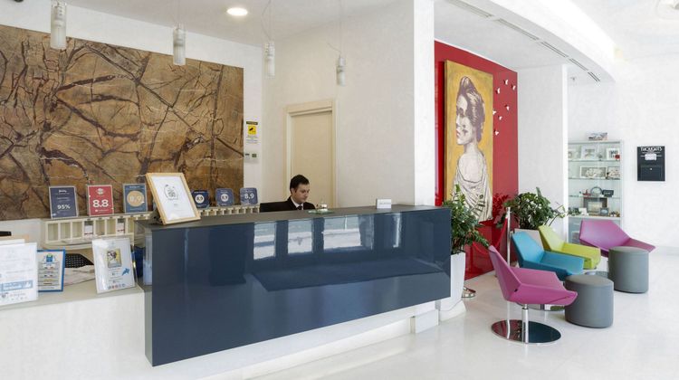 Hotel Cristina Lobby