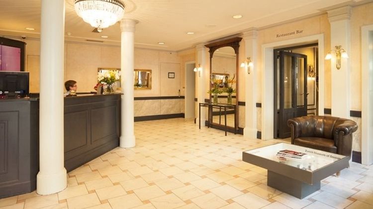 Hotel Montana Lobby