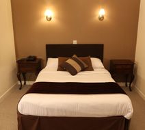 The Cedars Hotel & Restaurant Room