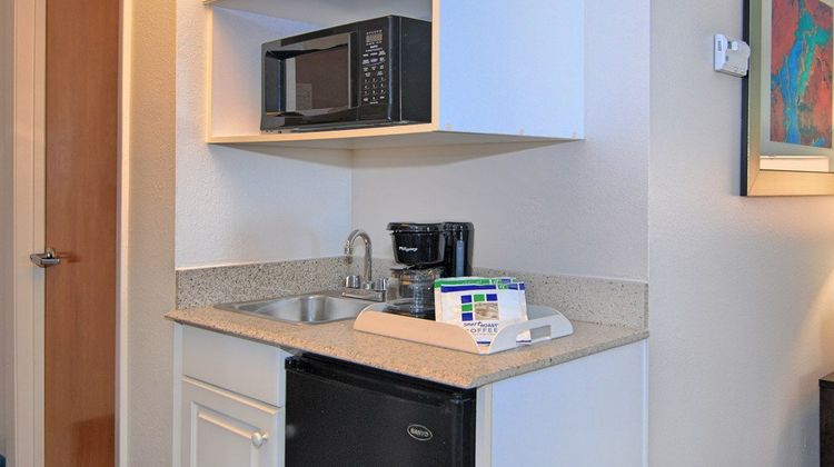 Holiday Inn Express Suite