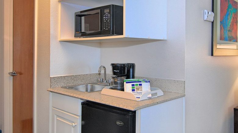 <b>Holiday Inn Express Suite</b>. Images powered by <a href="https://www.leonardoworldwide.com/" title="Leonardo Worldwide" target="_blank">Leonardo</a>.