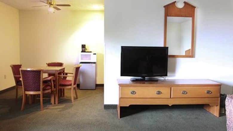 <b>Commodore Perry Inn & Business Center Room</b>. Images powered by <a href="https://www.leonardoworldwide.com/" title="Leonardo Worldwide" target="_blank">Leonardo</a>.