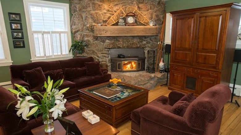 <b>Purple Mountain Bed & Breakfast & Spa Lobby</b>. Images powered by <a href="https://www.leonardoworldwide.com/" title="Leonardo Worldwide" target="_blank">Leonardo</a>.