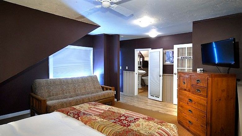 <b>Purple Mountain Bed & Breakfast & Spa Room</b>. Images powered by <a href="https://www.leonardoworldwide.com/" title="Leonardo Worldwide" target="_blank">Leonardo</a>.