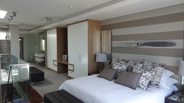 <b>The Residence at Crystal Towers Room</b>. Images powered by <a href="https://www.leonardoworldwide.com/" title="Leonardo Worldwide" target="_blank">Leonardo</a>.