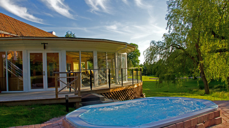 <b>Ronnums Manor Recreation</b>. Images powered by <a href="https://www.leonardoworldwide.com/" title="Leonardo Worldwide" target="_blank">Leonardo</a>.