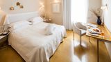 Cosmo Hotel Palace Suite