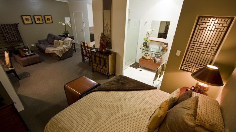 <b>53 On Victoria Suite</b>. Images powered by <a href=https://www.travelagewest.com/Hotels/Warwick-Queensland-Australia/