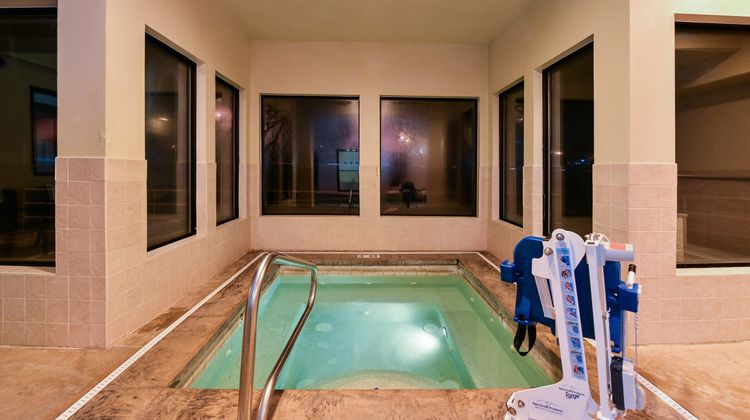 Holiday Inn Express Portland SE Pool