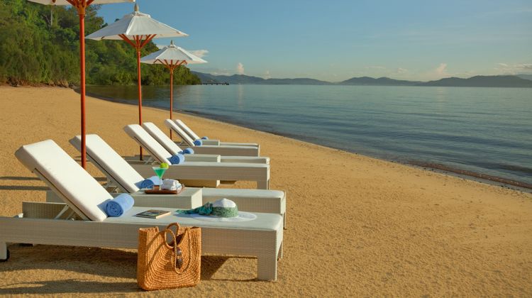 Gaya Island Resort Beach