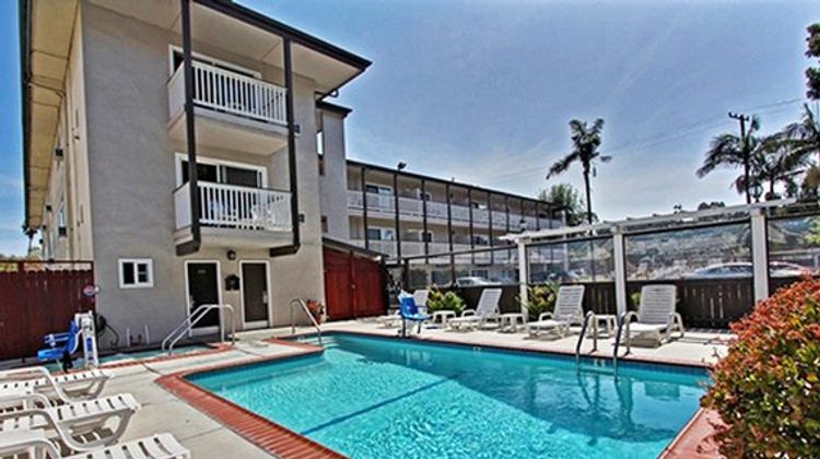 Avania Inn of Santa Barbara Pool