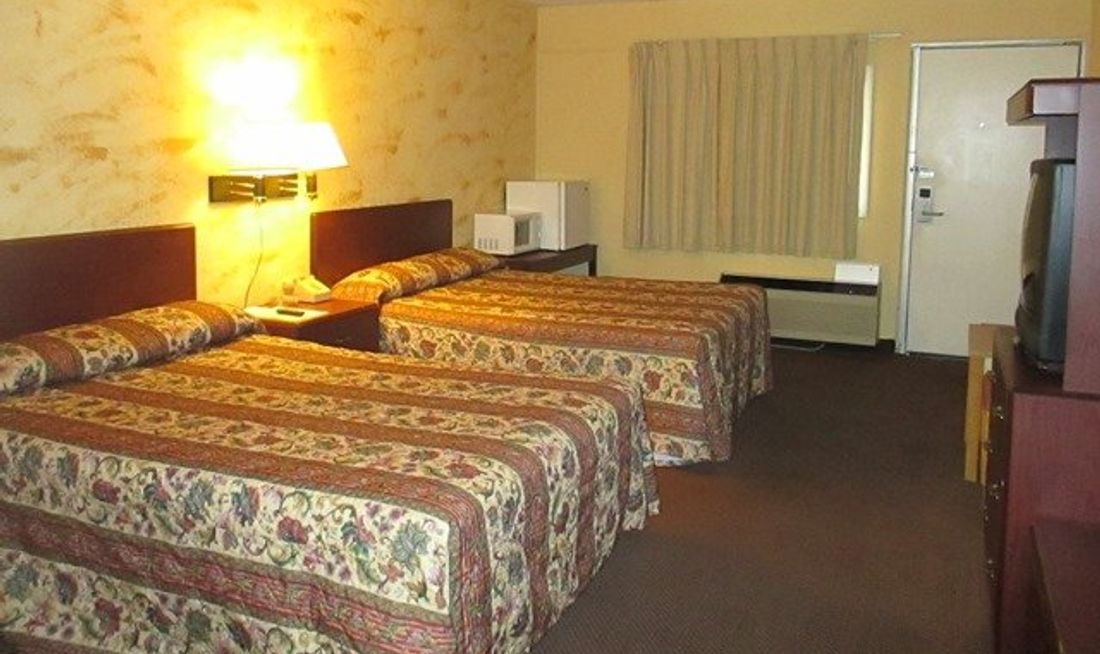 Red Carpet Inn Montrose Room
