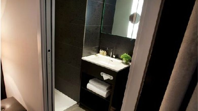 <b>Hotel Caron Room</b>. Images powered by <a href="https://www.leonardoworldwide.com/" title="Leonardo Worldwide" target="_blank">Leonardo</a>.