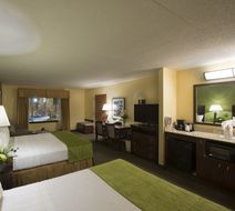 Edgewater Hotel & Waterpark Room