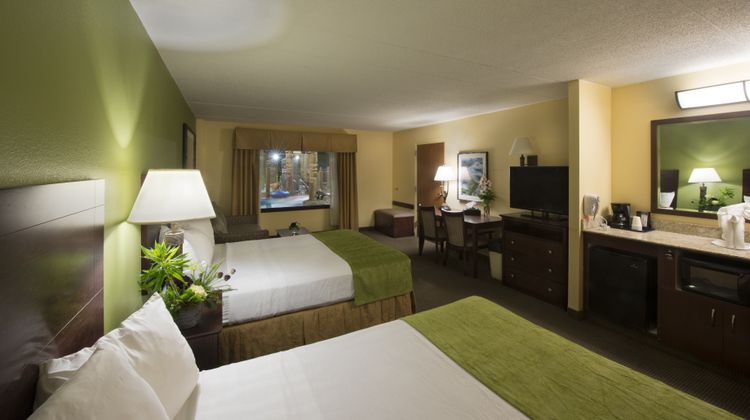Edgewater Hotel & Waterpark Room