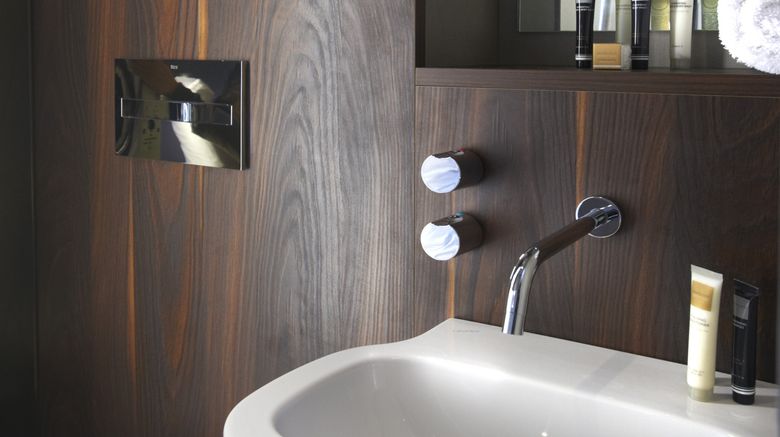 <b>Bloc Hotel Gatwick Airport Room</b>. Images powered by <a href="https://www.leonardoworldwide.com/" title="Leonardo Worldwide" target="_blank">Leonardo</a>.
