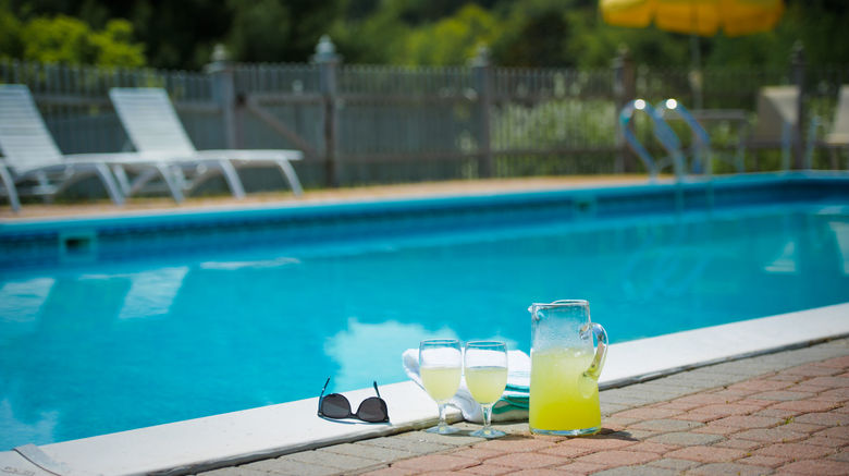 <b>Asticou Inn Pool</b>. Images powered by <a href="https://www.leonardoworldwide.com/" title="Leonardo Worldwide" target="_blank">Leonardo</a>.