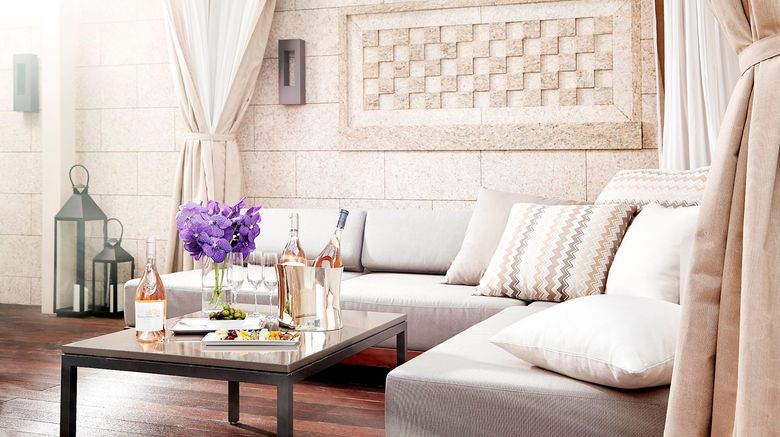 <b>The Shilla Seoul Lobby</b>. Images powered by <a href="https://www.leonardoworldwide.com/" title="Leonardo Worldwide" target="_blank">Leonardo</a>.