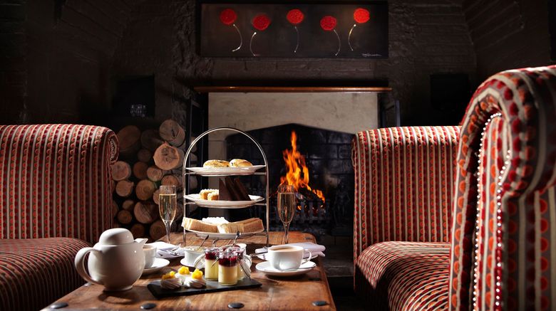 <b>Langshott Manor Restaurant</b>. Images powered by <a href="https://leonardo.com/" title="Leonardo Worldwide" target="_blank">Leonardo</a>.
