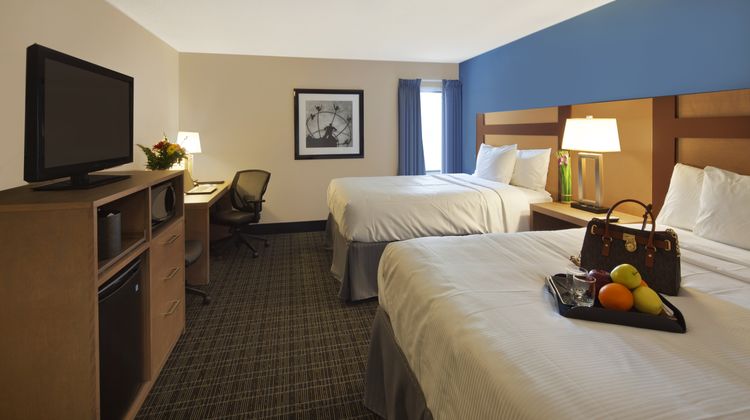 Stay Inn Express Toronto Room