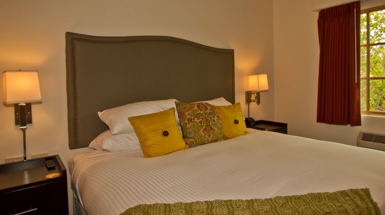 Columbia Cliff Villas Hotel Room
