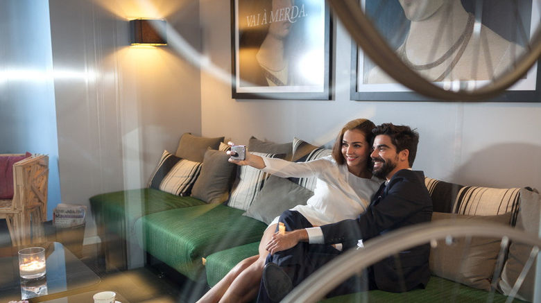 <b>Internacional Design Hotel Lobby</b>. Images powered by <a href="https://www.leonardoworldwide.com/" title="Leonardo Worldwide" target="_blank">Leonardo</a>.