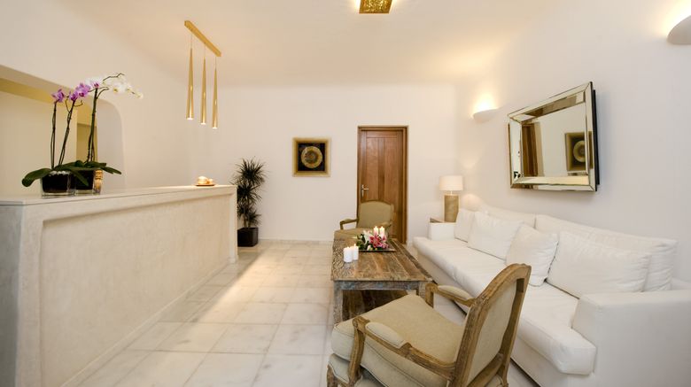 <b>Gold Suites Santorini Lobby</b>. Images powered by <a href="https://www.leonardoworldwide.com/" title="Leonardo Worldwide" target="_blank">Leonardo</a>.