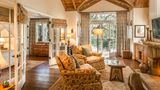 <b>San Ysidro Ranch Suite</b>. Images powered by <a href="https://www.leonardoworldwide.com/" title="Leonardo Worldwide" target="_blank">Leonardo</a>.