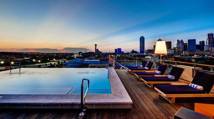 Canvas Hotel Dallas Pool