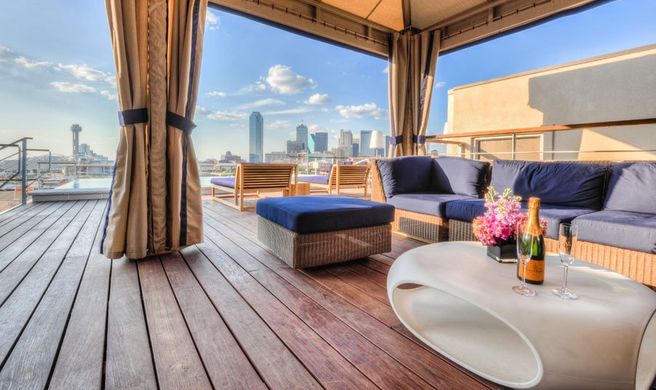 Canvas Hotel Dallas Exterior