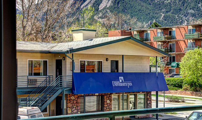 Boulder University Inn Exterior