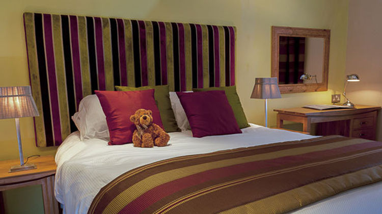 Clarence Court Hotel Room