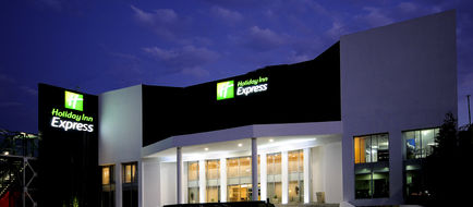 Holiday Inn Express Exterior