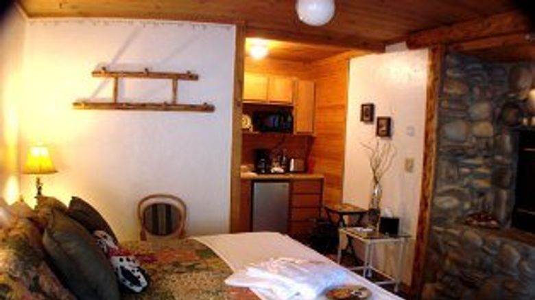 <b>Heavenly Valley Lodge Suite</b>. Images powered by <a href="https://www.leonardoworldwide.com/" title="Leonardo Worldwide" target="_blank">Leonardo</a>.