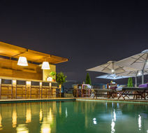 O Monot Hotel Exterior