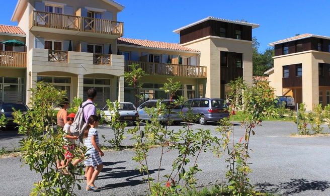 Residence Domaine d'Albret Golf & Resort Exterior