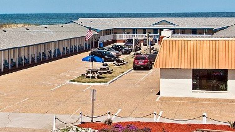 Dolphin Oceanfront Motel Exterior