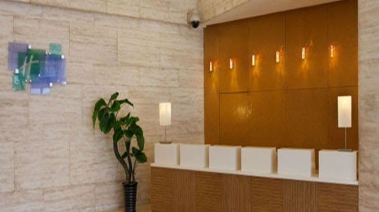 Holiday Inn Express South Lobby