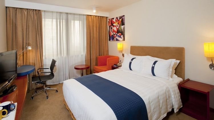 Holiday Inn Express Tianjin Dongli Room