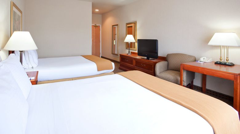 <b>Holiday Inn Express Hotel & Suites Room</b>. Images powered by <a href="https://www.leonardoworldwide.com/" title="Leonardo Worldwide" target="_blank">Leonardo</a>.