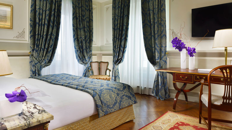 <b>Royal Hotel Sanremo Suite</b>. Images powered by <a href="https://www.leonardoworldwide.com/" title="Leonardo Worldwide" target="_blank">Leonardo</a>.