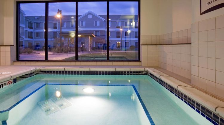 Staybridge Suites West-Oconomowoc Spa