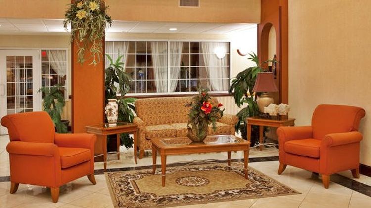 Holiday Inn Express Hotel & Suites Lobby