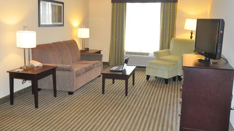 Holiday Inn Express & Suites I-75 Suite