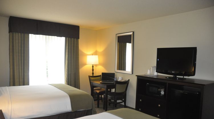 Holiday Inn Express & Suites I-75 Room