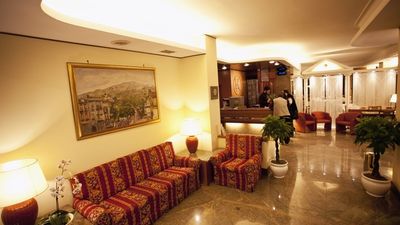 Augustus Hotel