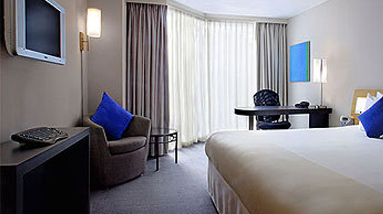 <b>Novotel Toronto North York Room</b>. Images powered by <a href="https://leonardo.com/" title="Leonardo Worldwide" target="_blank">Leonardo</a>.