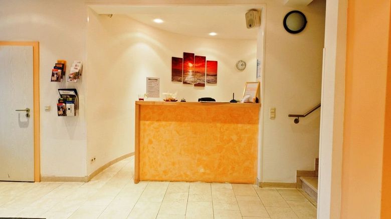 <b>Hotel Neuwirtshaus Lobby</b>. Images powered by <a href="https://www.leonardoworldwide.com/" title="Leonardo Worldwide" target="_blank">Leonardo</a>.